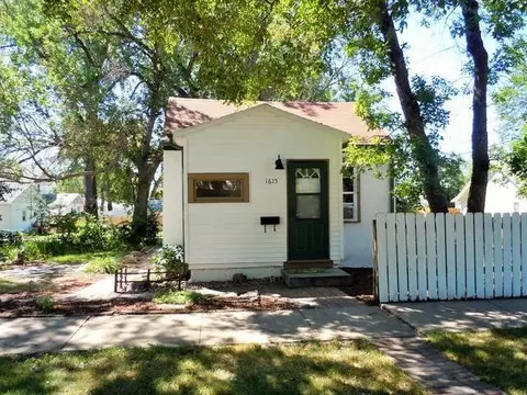 1615 B Ave E, Bismarck, ND 58501 photo 1