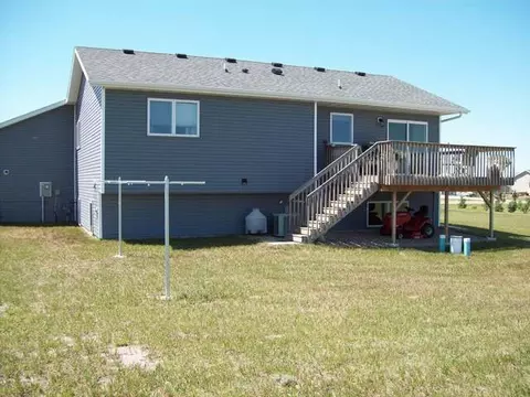 6901 Derek Dr, Bismarck, ND 58504 photo 2