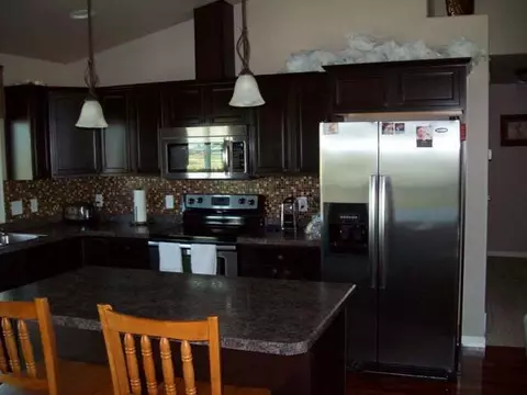 6901 Derek Dr, Bismarck, ND 58504 photo 5