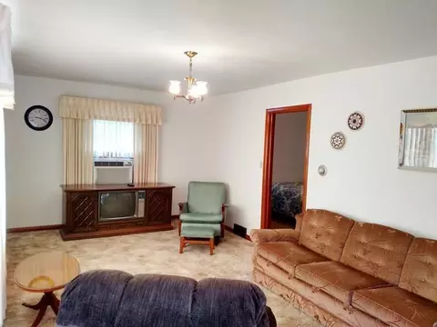 809 4th Ave NW, Mandan, ND 58554 photo 2