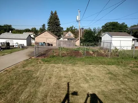 809 4th Ave NW, Mandan, ND 58554 photo 21