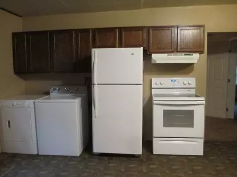 527 Bismarck St, Hebron, ND 58638 photo 4