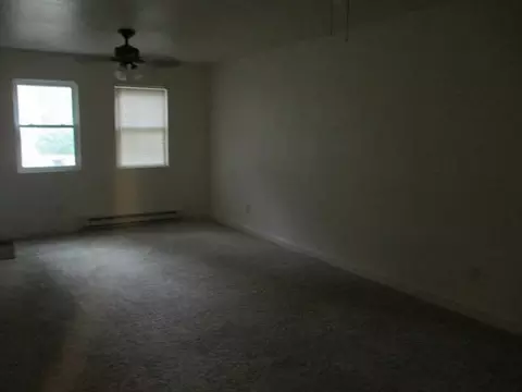527 Bismarck St, Hebron, ND 58638 photo 5