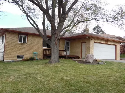 2210 Boulevard Ave E, Bismarck, ND 58501 photo 2