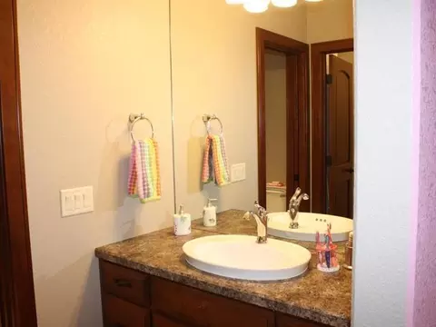 1432 Eagle Crest Lp, Bismarck, ND 58501 photo 11