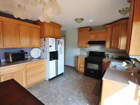 55 Custer Dr, Lincoln, ND 58504 photo 9