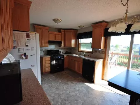 55 Custer Dr, Lincoln, ND 58504 photo 10