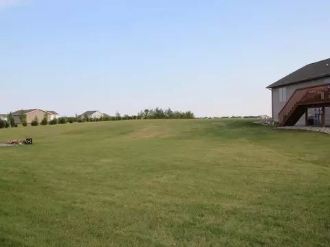 7535 Brook Loop, Bismarck, ND 58503 photo 5