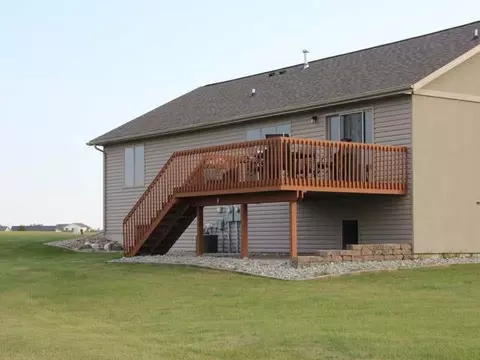 7535 Brook Loop, Bismarck, ND 58503 photo 4