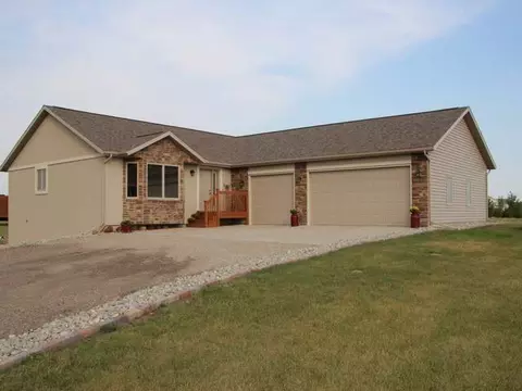 7535 Brook Loop, Bismarck, ND 58503 photo 1