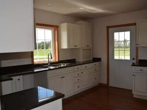 751 Franklin Dr, Garrison, ND 58540 photo 5