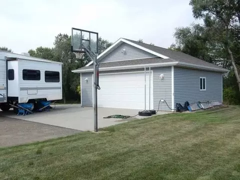 3510 Foxden Lp, Bismarck, ND 58503 photo 3