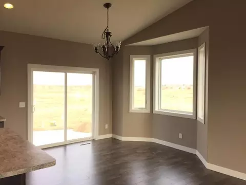 400 Lasalle Dr E, Bismarck, ND 58503 photo 4