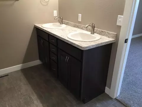 400 Lasalle Dr E, Bismarck, ND 58503 photo 8
