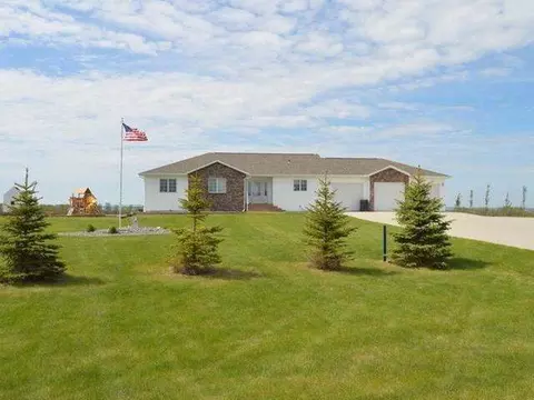 7021 Keepsake Ln, Bismarck, ND 58501 photo 1