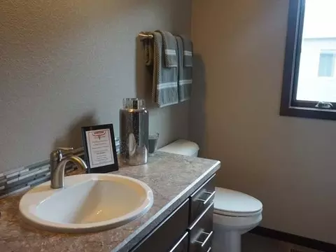 4042 Knudsen Lp, Bismarck, ND 58503 photo 18