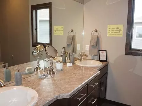 4042 Knudsen Lp, Bismarck, ND 58503 photo 5