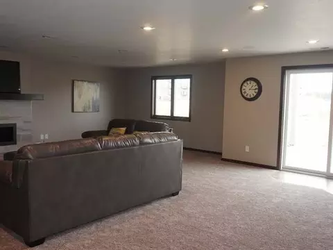 4042 Knudsen Lp, Bismarck, ND 58503 photo 24
