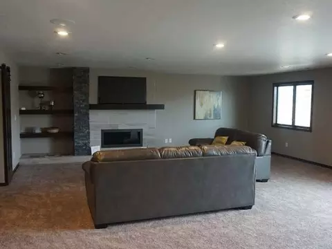 4042 Knudsen Lp, Bismarck, ND 58503 photo 4