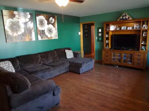 113 Owens Ave E, Bismarck, ND 58503 photo 2