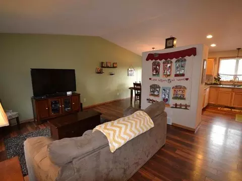 4819 Fairfax Lp, Bismarck, ND 58503 photo 2