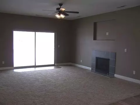 404 Cobblestone Lp, Mandan, ND 58554 photo 4