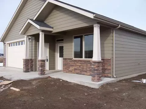 404 Cobblestone Lp, Mandan, ND 58554 photo 1