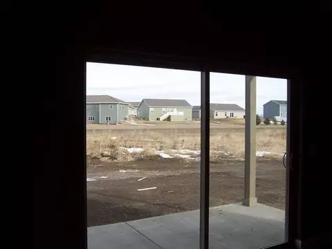 404 Cobblestone Lp, Mandan, ND 58554 photo 32