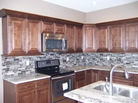 404 Cobblestone Lp, Mandan, ND 58554 photo 6