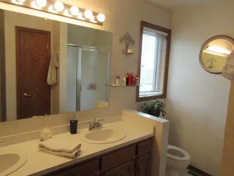 749 Juniper Dr, Bismarck, ND 58503 photo 18