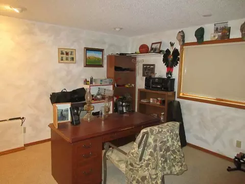 749 Juniper Dr, Bismarck, ND 58503 photo 25