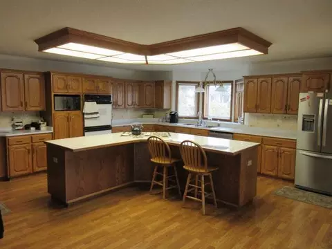 749 Juniper Dr, Bismarck, ND 58503 photo 6