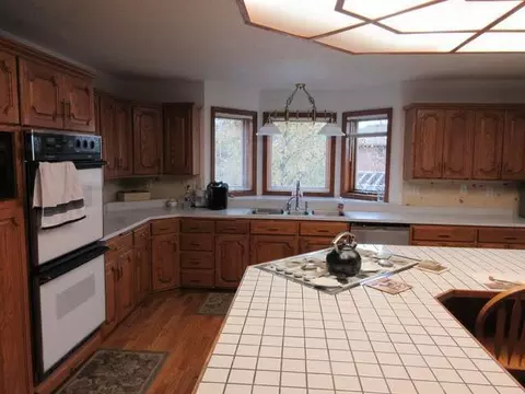 749 Juniper Dr, Bismarck, ND 58503 photo 8