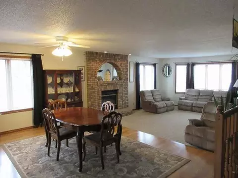 749 Juniper Dr, Bismarck, ND 58503 photo 5