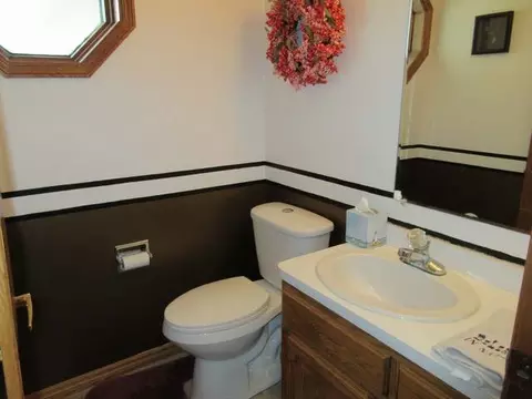 749 Juniper Dr, Bismarck, ND 58503 photo 12