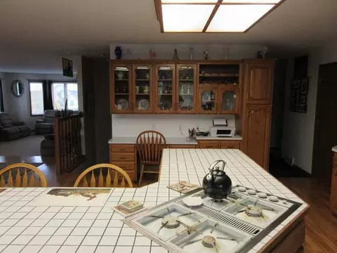 749 Juniper Dr, Bismarck, ND 58503 photo 7