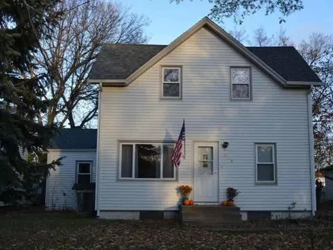 416 2nd St NE, Garrison, ND 58540 photo 1