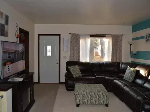 416 2nd St NE, Garrison, ND 58540 photo 2