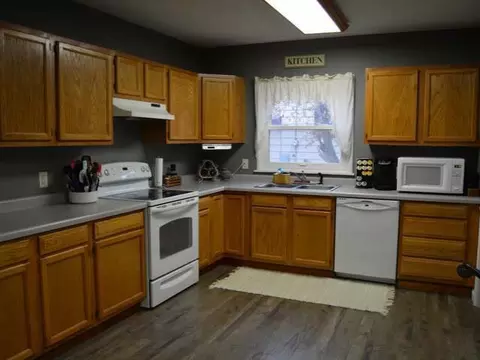416 2nd St NE, Garrison, ND 58540 photo 3