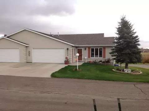3538 Viewpoint Dr, Bismarck, ND 58503 photo 1