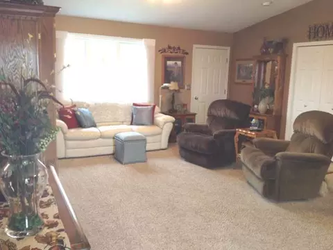 3538 Viewpoint Dr, Bismarck, ND 58503 photo 2