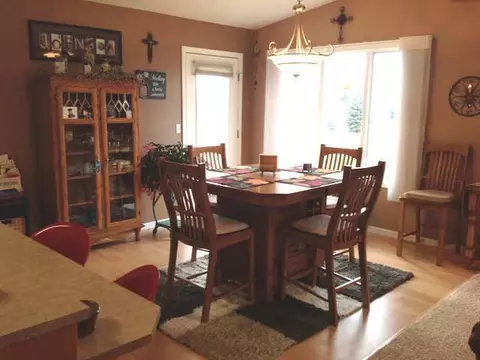 3538 Viewpoint Dr, Bismarck, ND 58503 photo 4