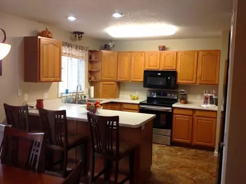 3712 Regent Dr E, Bismarck, ND 58504 photo 3