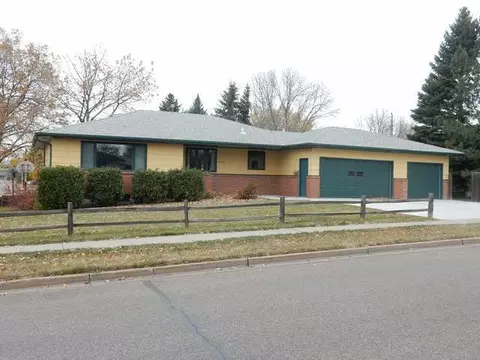 702 Capitol Ave E, Bismarck, ND 58501 photo 1