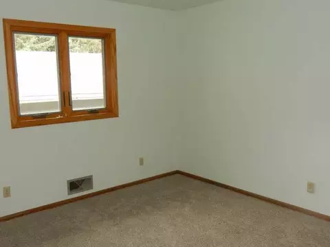 702 Capitol Ave E, Bismarck, ND 58501 photo 13