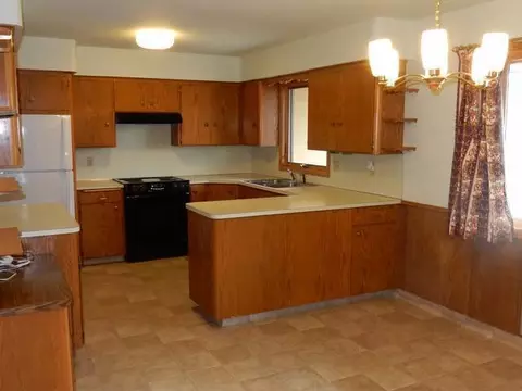702 Capitol Ave E, Bismarck, ND 58501 photo 3
