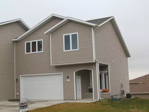 1734 Calgary Lp, Bismarck, ND 58503 photo 1