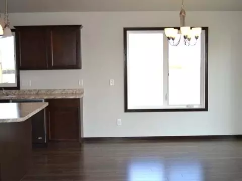 4005 Trident Ci, Mandan, ND 58554 photo 6