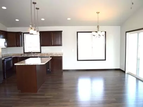 4005 Trident Ci, Mandan, ND 58554 photo 5