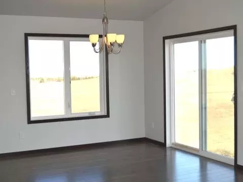 4005 Trident Ci, Mandan, ND 58554 photo 7